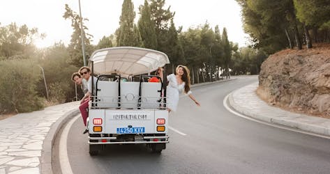 90-minute welcome tour of Malaga in a private electric tuk-tuk